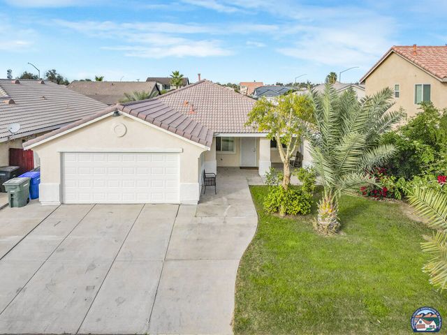306 Jackrabbit Dr, El Centro, CA 92243