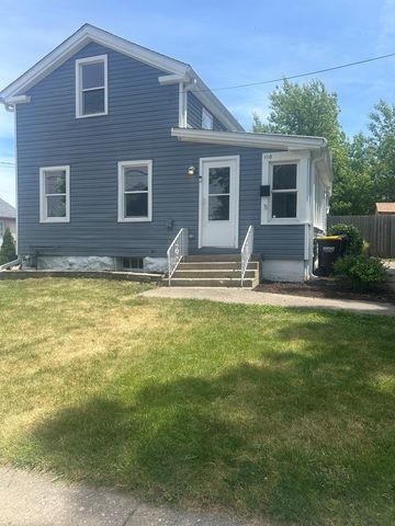 110 N  Seminary Ave, Woodstock, IL 60098