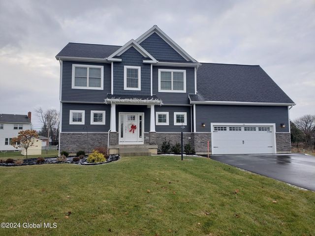 1 Royal Court, Cohoes, NY 12047