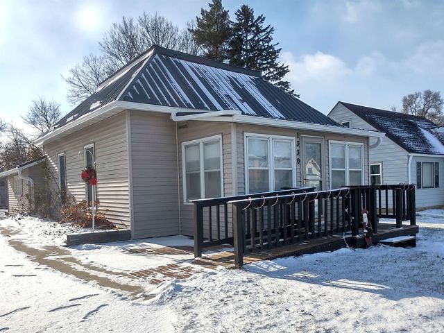 1330 Central Ave, Estherville, IA 51334