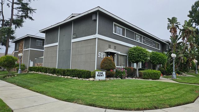 587 Silverwood Ave #D, Upland, CA 91786