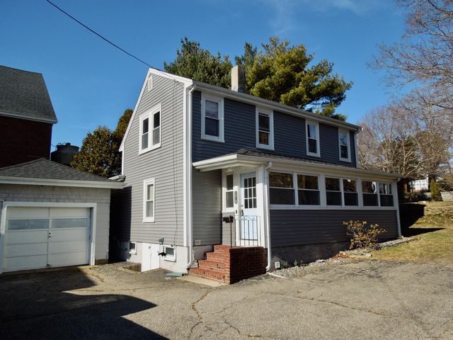 301 R Court St, Plymouth, MA 02360