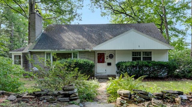 21 Wells Park Rd, Sturbridge, MA 01566