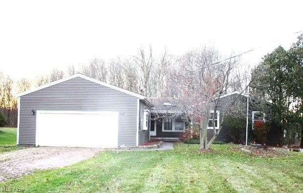 5972 Calico Ln, Canfield, OH 44406