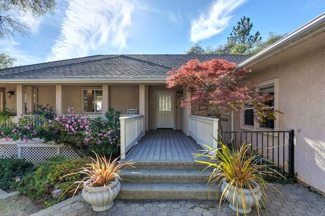 2060 Onion Flat Ct, Cool, CA 95614