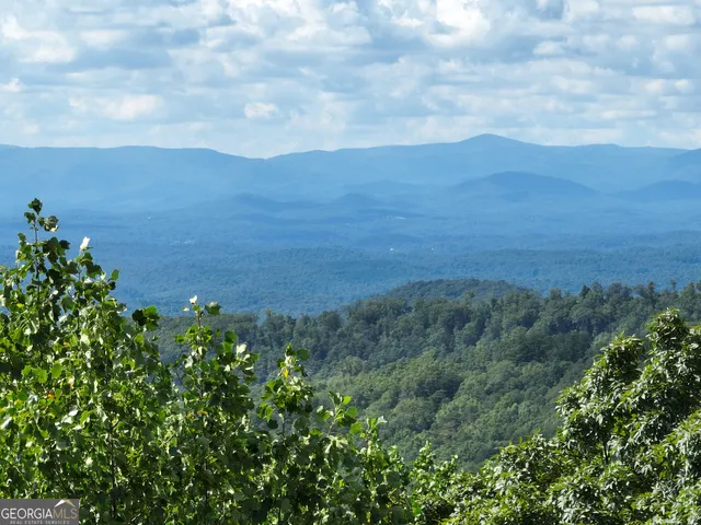 32 Highline Dr, Ellijay, GA 30536