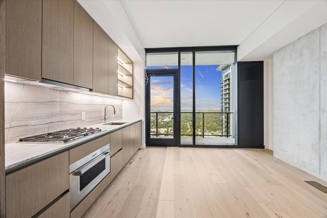 610 Davis St #3101, Austin, TX 78701