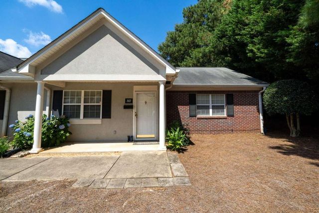 2927 Florence Dr, Gainesville, GA 30504