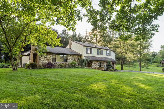 1611 W  Lynn Dr, West Chester, PA 19382