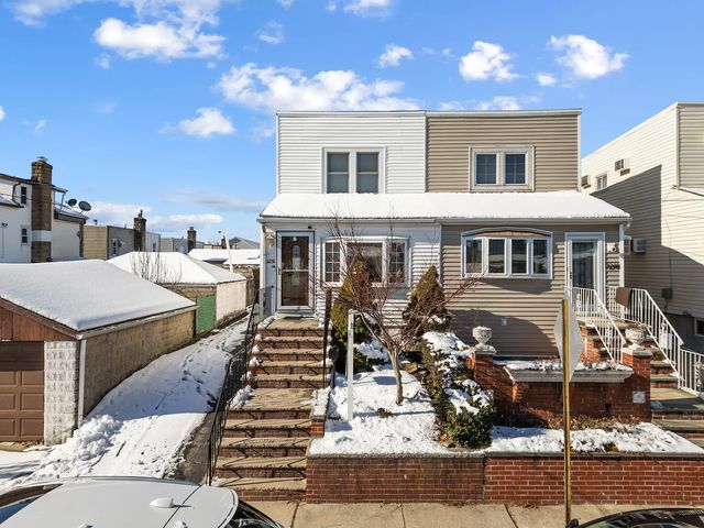 3250 202nd St, Flushing, NY 11361