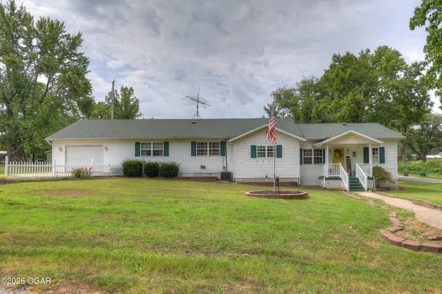 101 E  3rd St, Jasper, MO 64755
