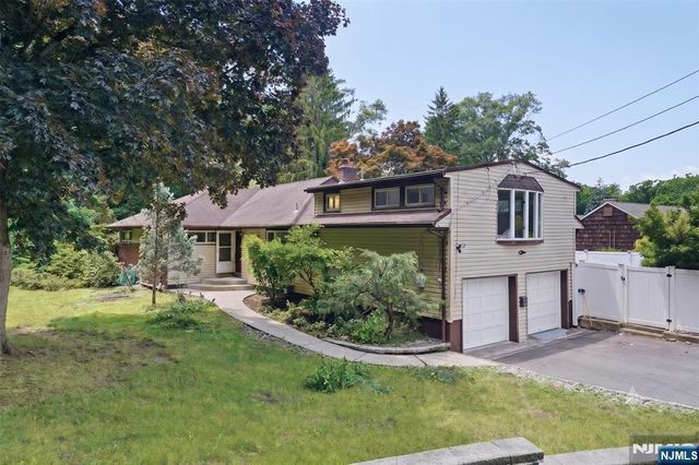 171 Wierimus Ln, Hillsdale, NJ 07642