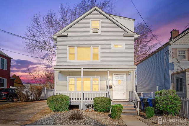 74 Albert St, Woodbridge, NJ 07095
