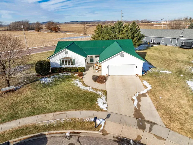 921 Stewart Court, Mauston, WI 53948