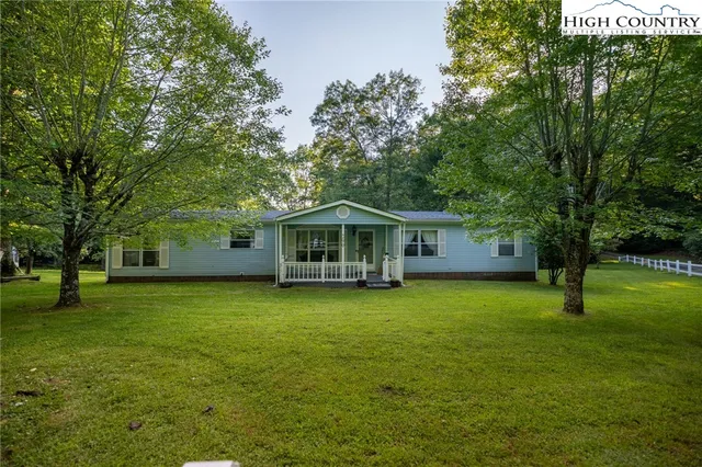 290 Stardust Lane, Glade Valley, NC 28627