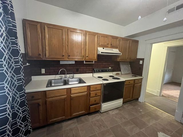 2900 Brown St, Alton, IL 62002