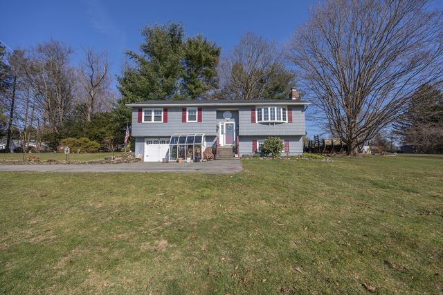 24 Country Dr, Watertown, CT 06795