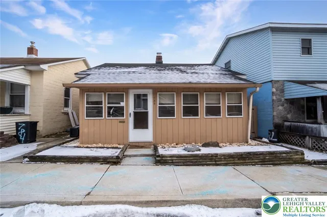 788 Edgemont Ave, Palmerton, PA 18071