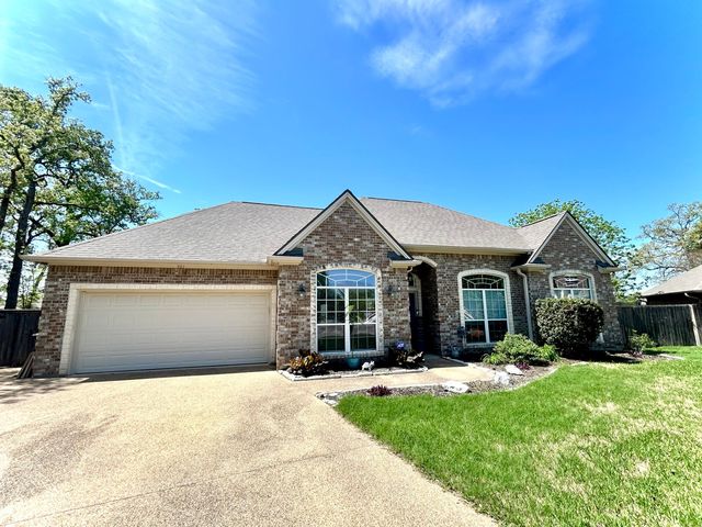 301 Stone Chase Ct, College Station, TX 77845
