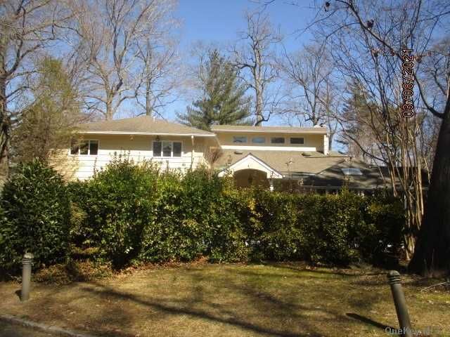 19 Fir Dr, Great Neck, NY 11024