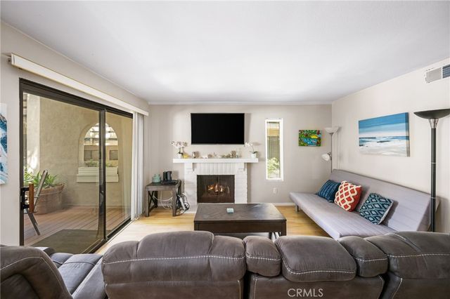 400 Brighton Spgs, Costa Mesa, CA 92627