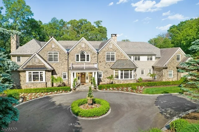4 Rainetree Rdg, Far Hills, NJ 07931