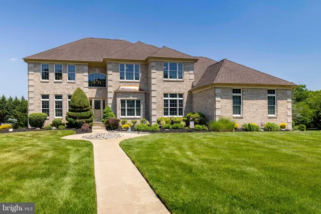 114 Preakness Dr, Mullica Hill, NJ 08062