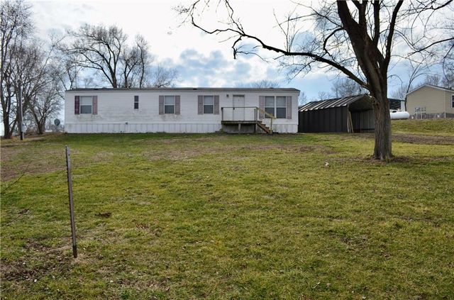 108 Clay St, Clarksdale, MO 64430