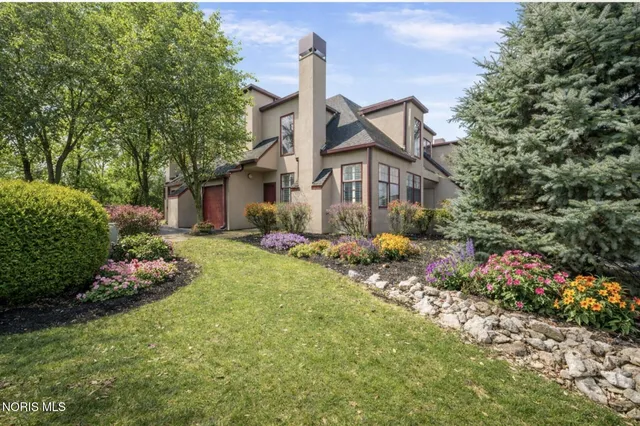4370 Marin Woods #B, Pt Clinton, OH 43452