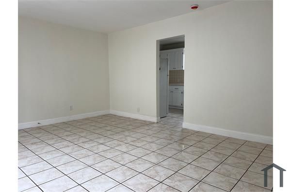 817 W  84th St #4, Los Angeles, CA 90044