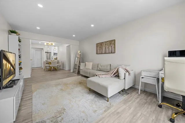 759 E  10th St #7H, Brooklyn, NY 11230