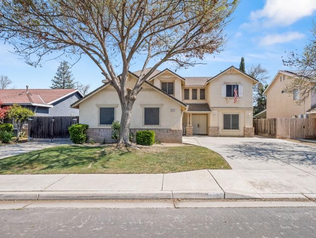 3275 Megan Ave, Clovis, CA 93611