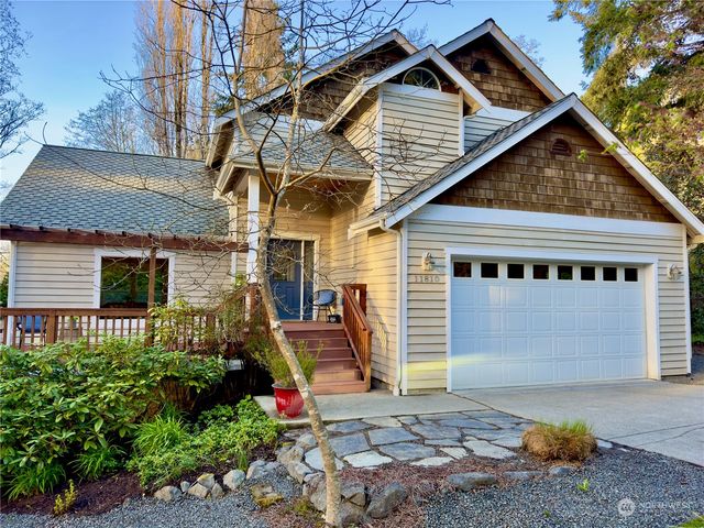 11810 Manzanita Lane NE, Bainbridge Island, WA 98110