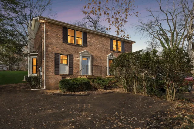 3323 Lealand Ln, Nashville, TN 37204