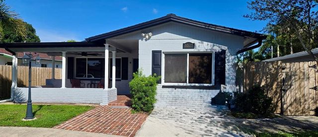 5527 COMMONWEALTH AVENUE N, Saint Petersburg, FL 33703