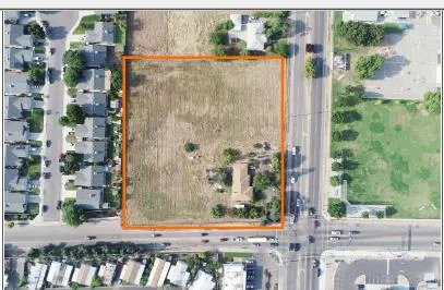 2413 S  Chestnut Ave, Fresno, CA 93725