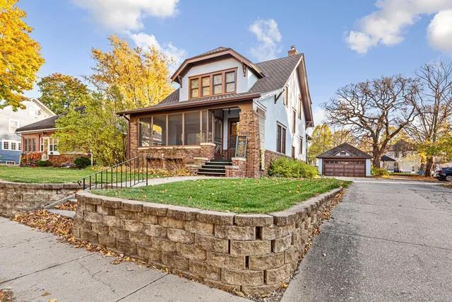 233 E  School St, Owatonna, MN 55060