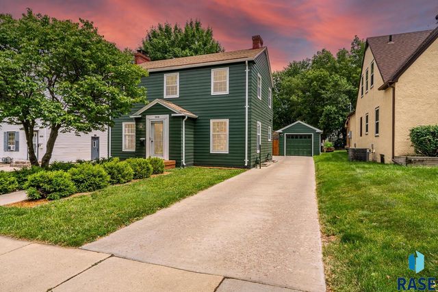 908 S  2nd Ave, Sioux Falls, SD 57104