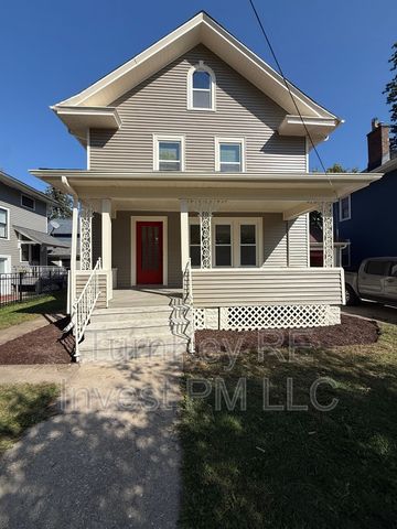 19 N  May St, Aurora, IL 60506