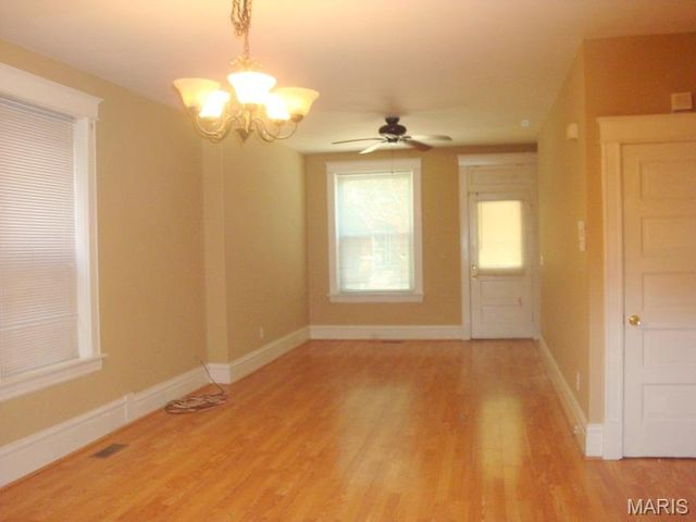 4926 Wise Ave, Saint Louis, MO 63110
