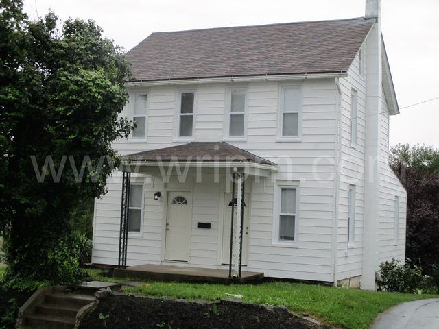 110 S  State St, Brownstown, PA 17540