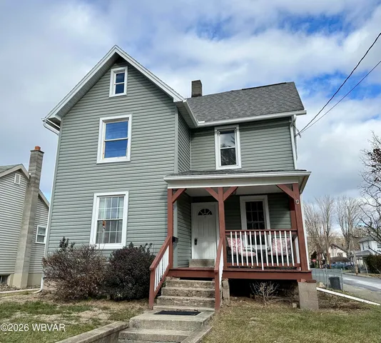 318 Washington Ave, Jersey Shore, PA 17740