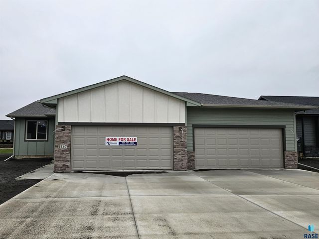 1167 Cyber Ct, Madison, SD 57042
