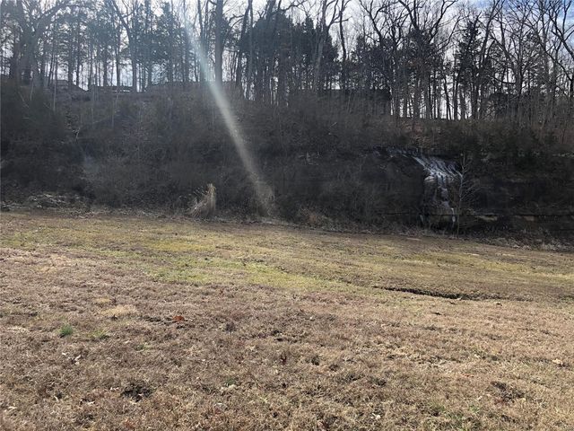 3252 Echo Lake Dr, Eureka, MO 63025