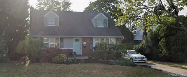 140 Wickshire Drive, East Meadow, NY 11554