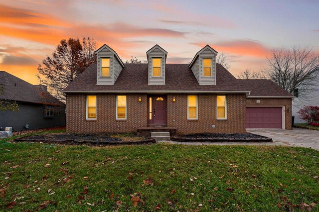 242 E  Hocking St, Canal Winchester, OH 43110
