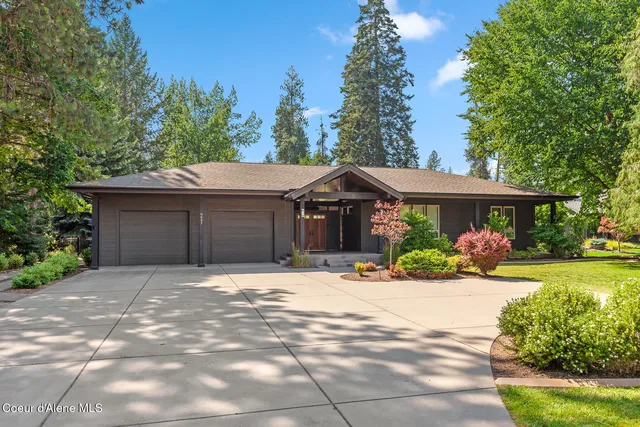 9641 N  Easy St, Hayden Lake, ID 83835