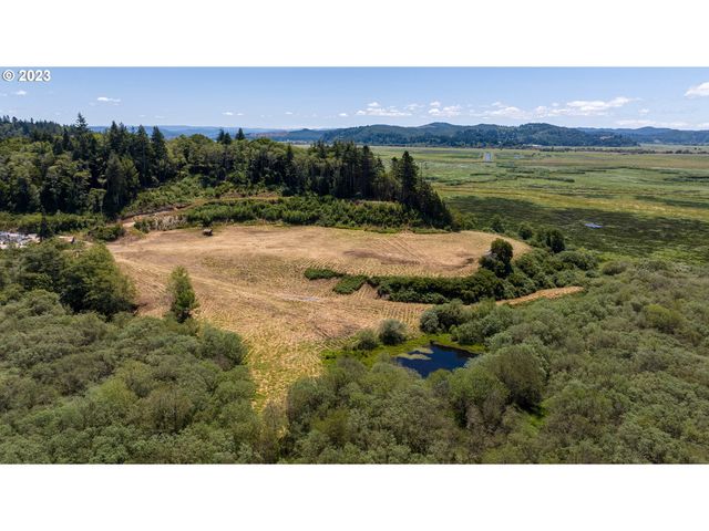 N  Bank Ln, Coquille, OR 97423