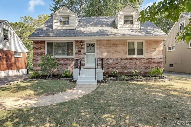 1112 Des Peres Ave, Saint Louis, MO 63119