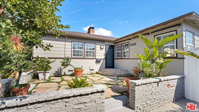 3242 Castle Heights Ave, Los Angeles, CA 90034